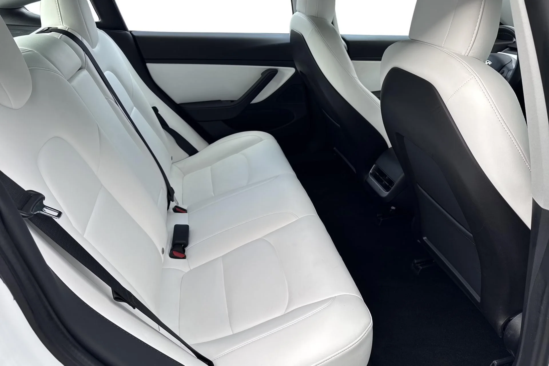 Tesla Model 3 Long range - widok 8