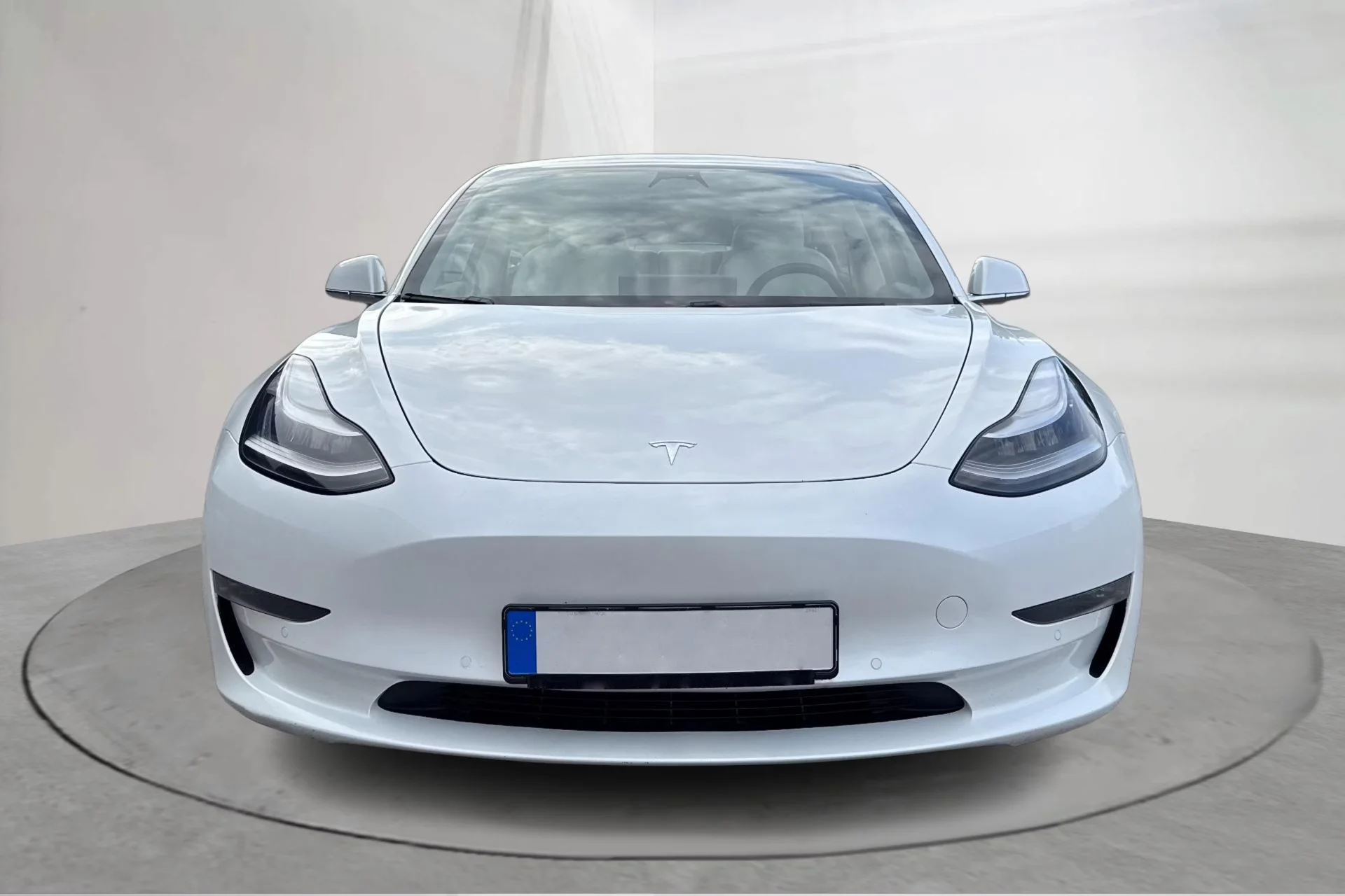Tesla Model 3 Long range - widok 2