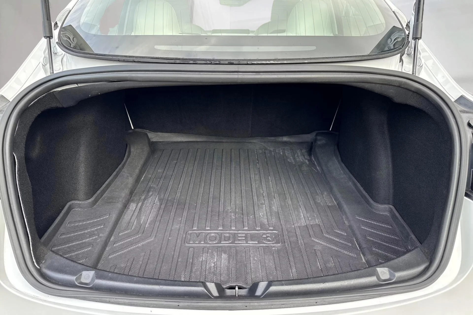 Tesla Model 3 Long range - widok 9