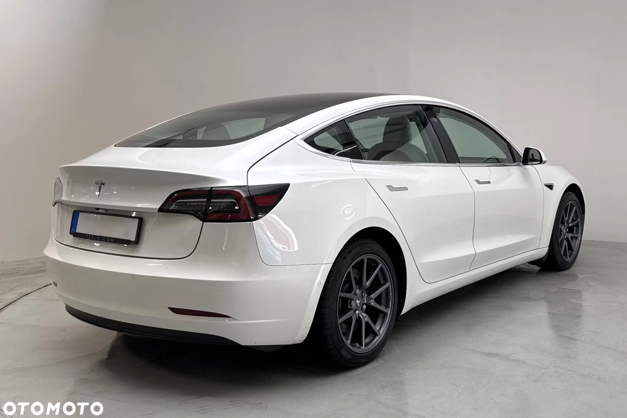 Tesla Model 3 Long range - widok 4