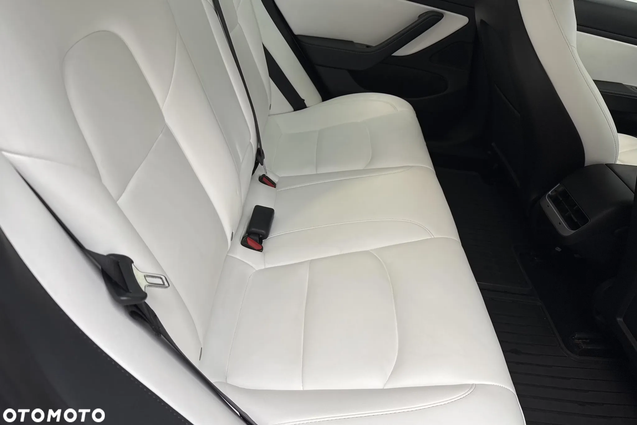 Tesla Model 3 Long range - widok 8
