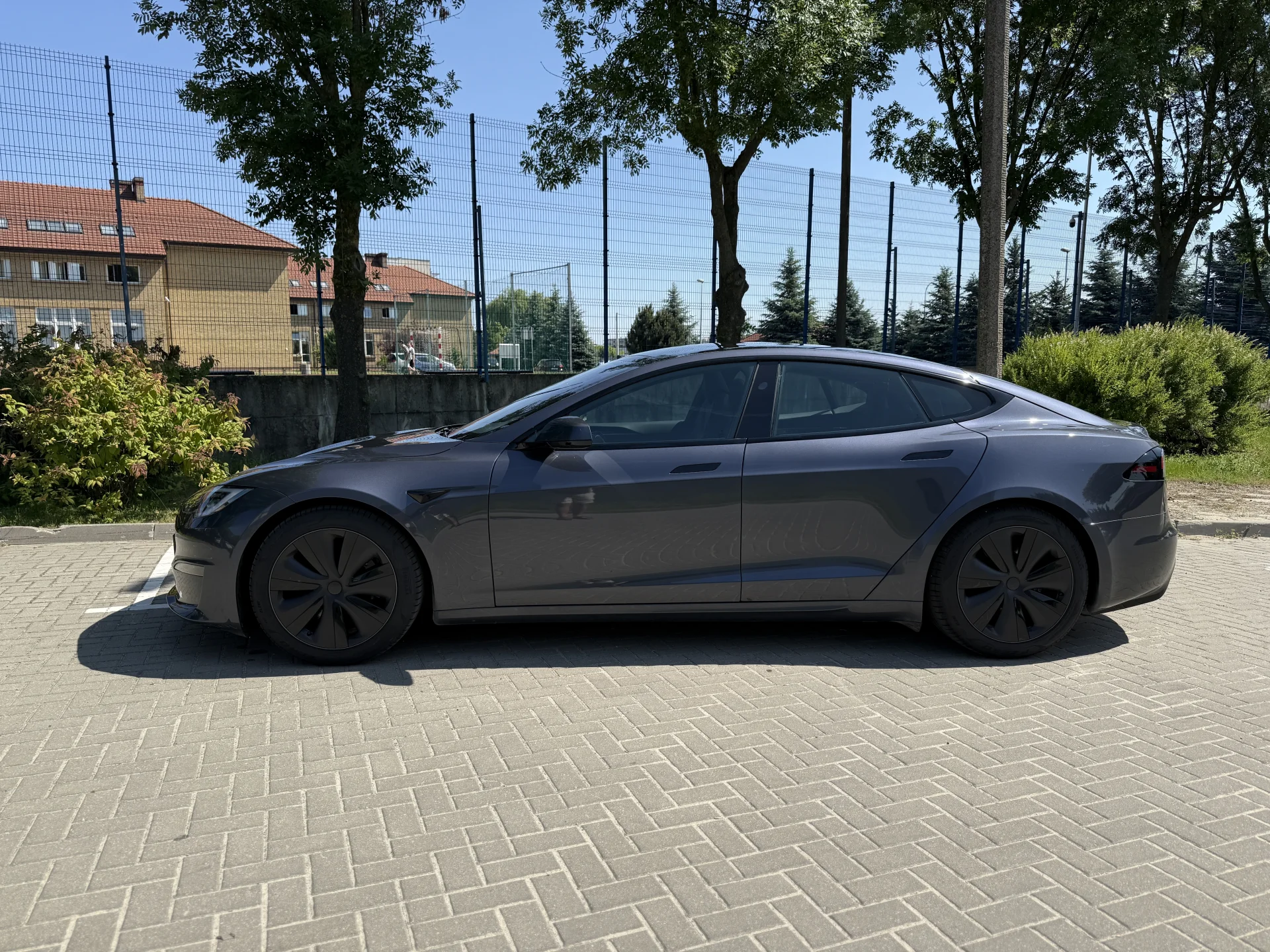 Tesla Model S Long range - widok 3