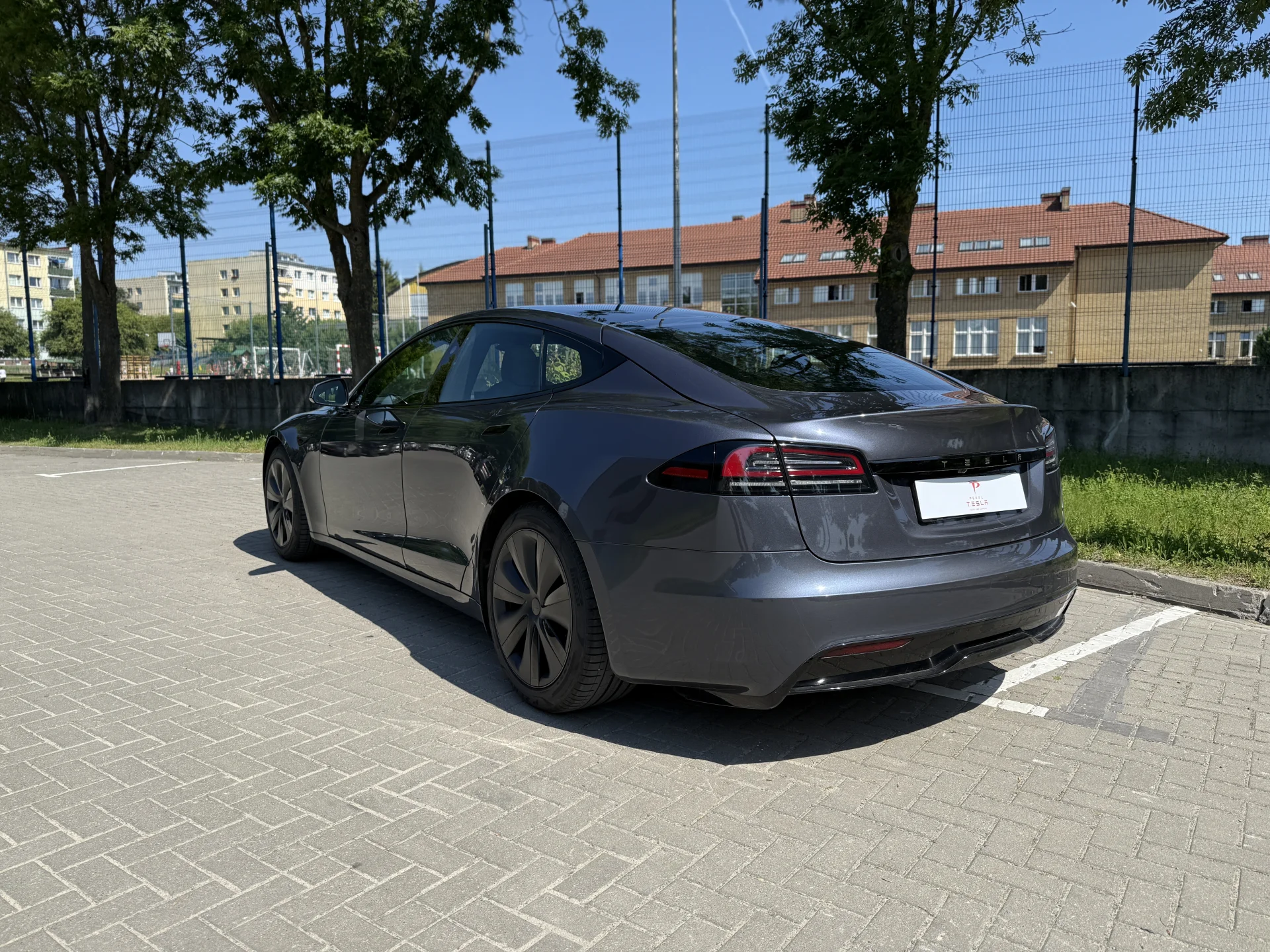 Tesla Model S Long range - widok 4