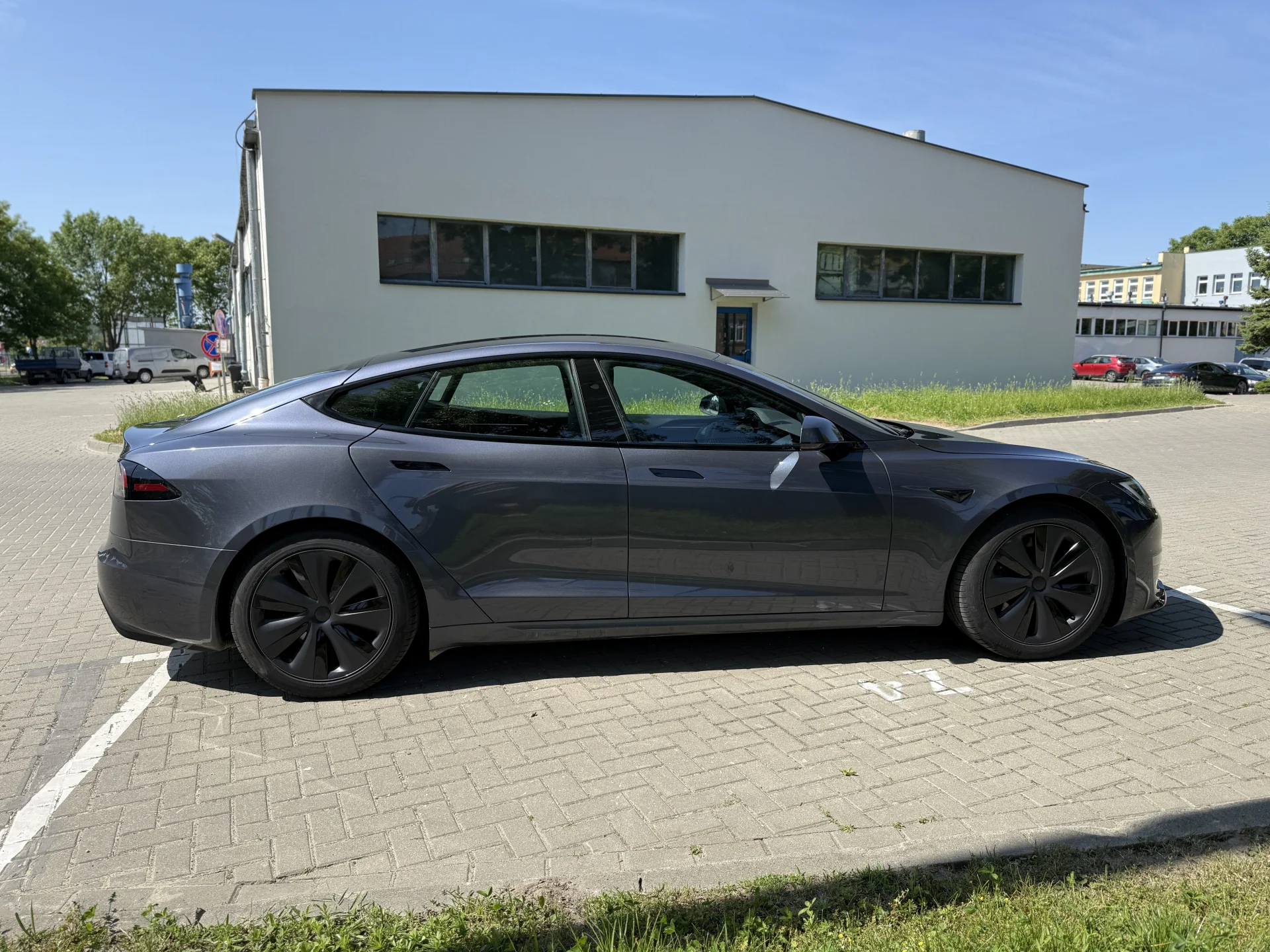 Tesla Model S Long range - widok 7