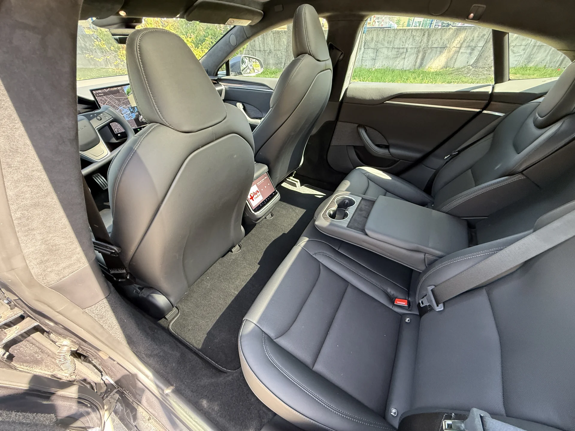 Tesla Model S Long range - widok 11