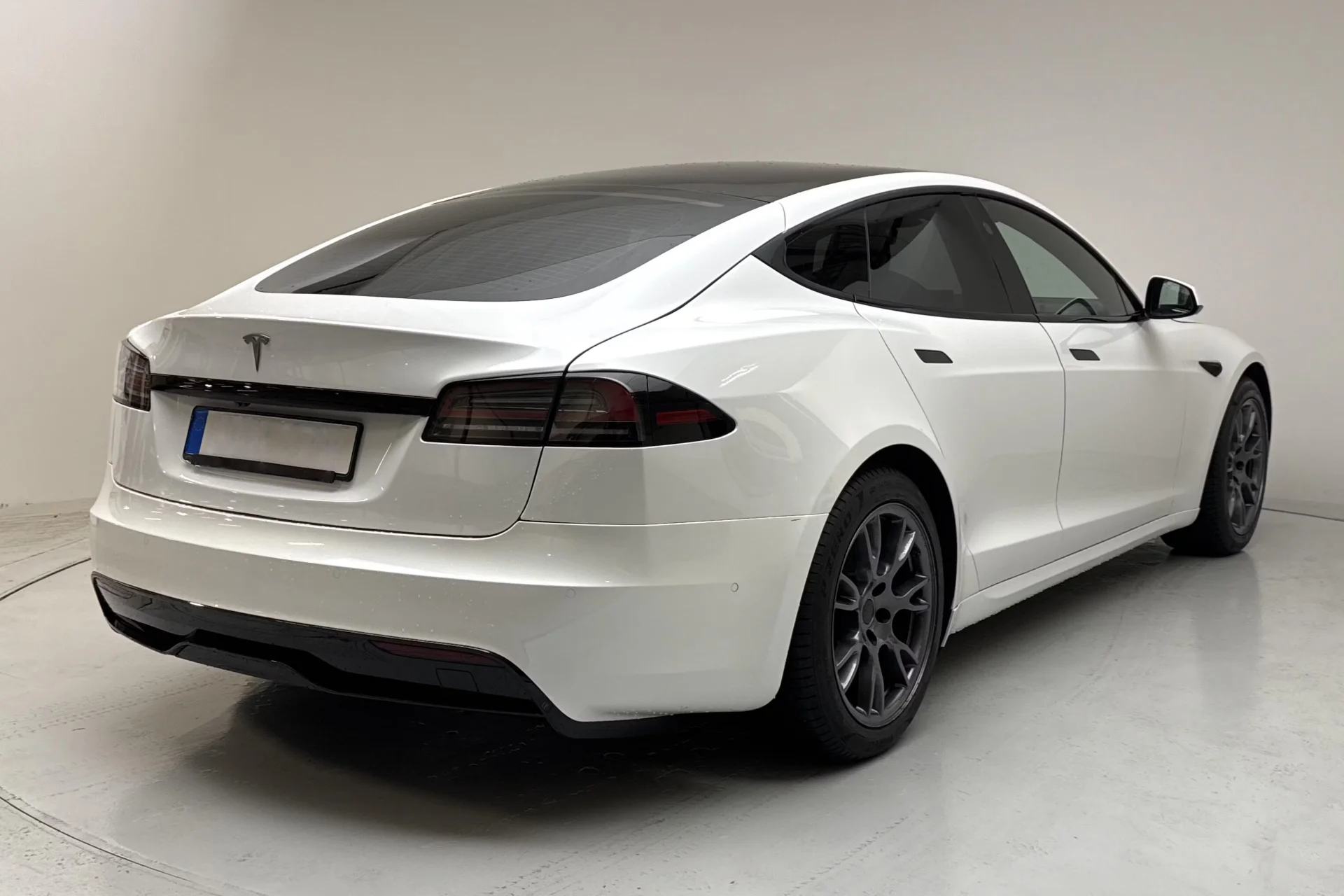 Tesla Model S Long range