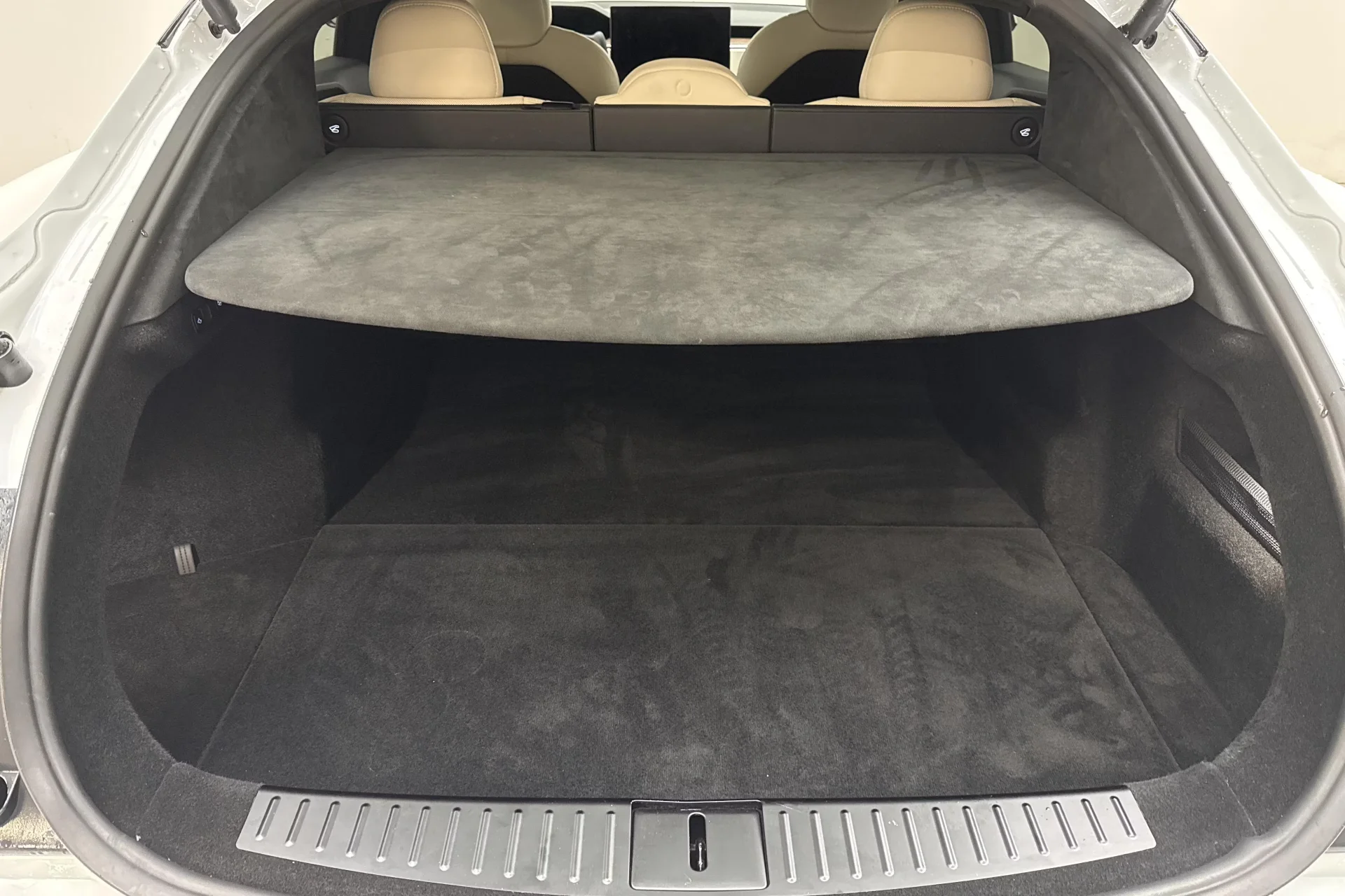 Tesla Model S Long range - widok 9