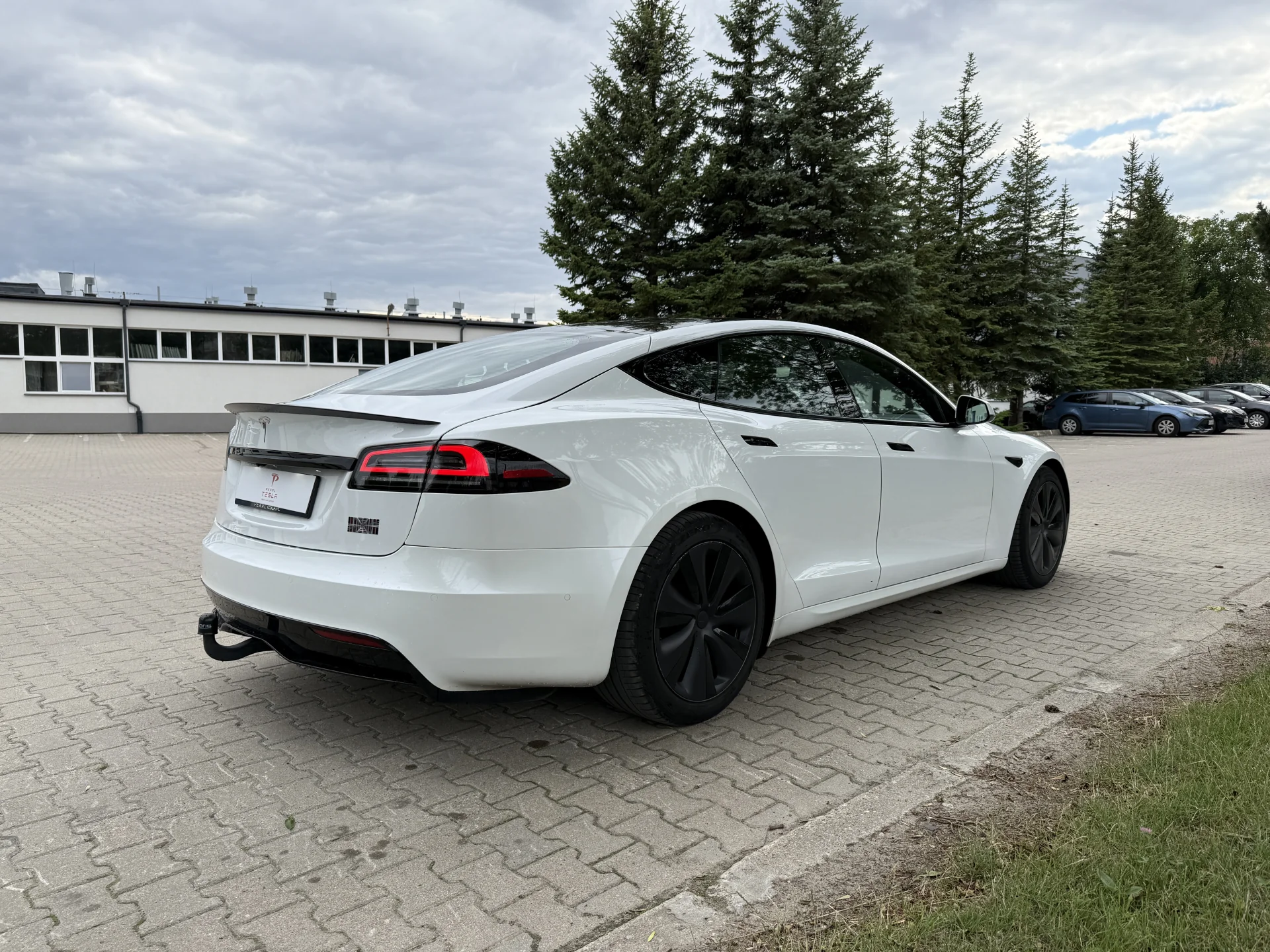 Tesla Model S Plaid - widok 7