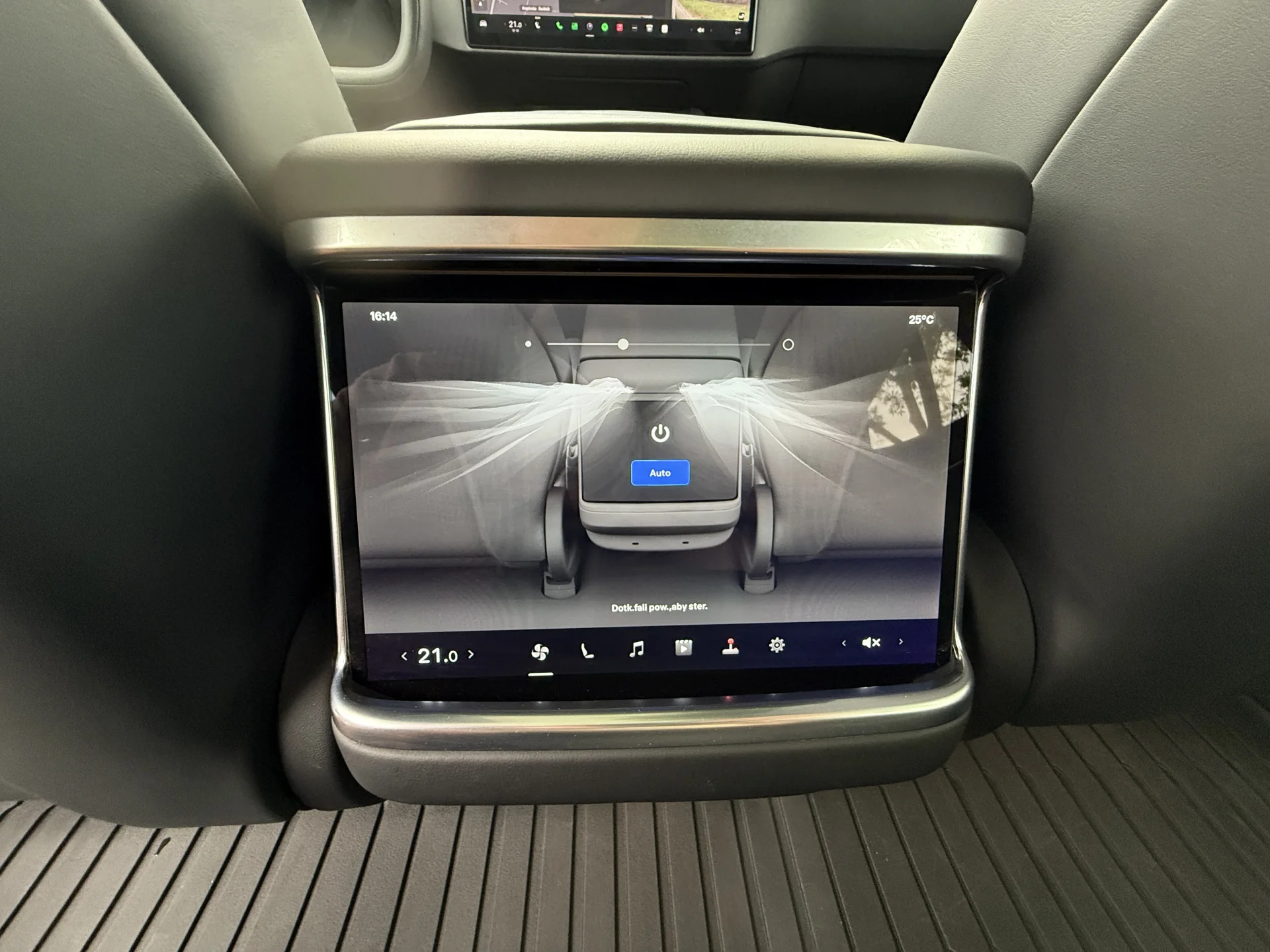Tesla Model S Plaid - widok 18