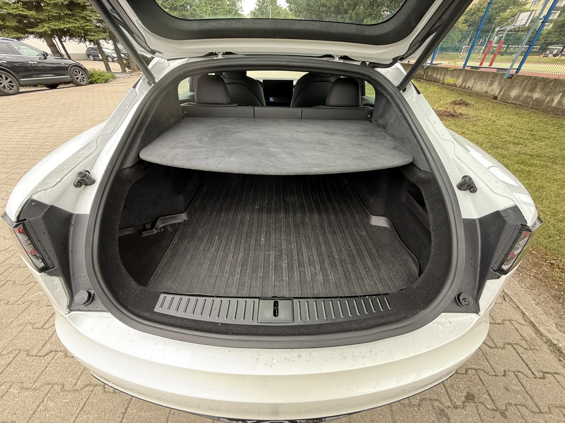 Tesla Model S Plaid - widok 19