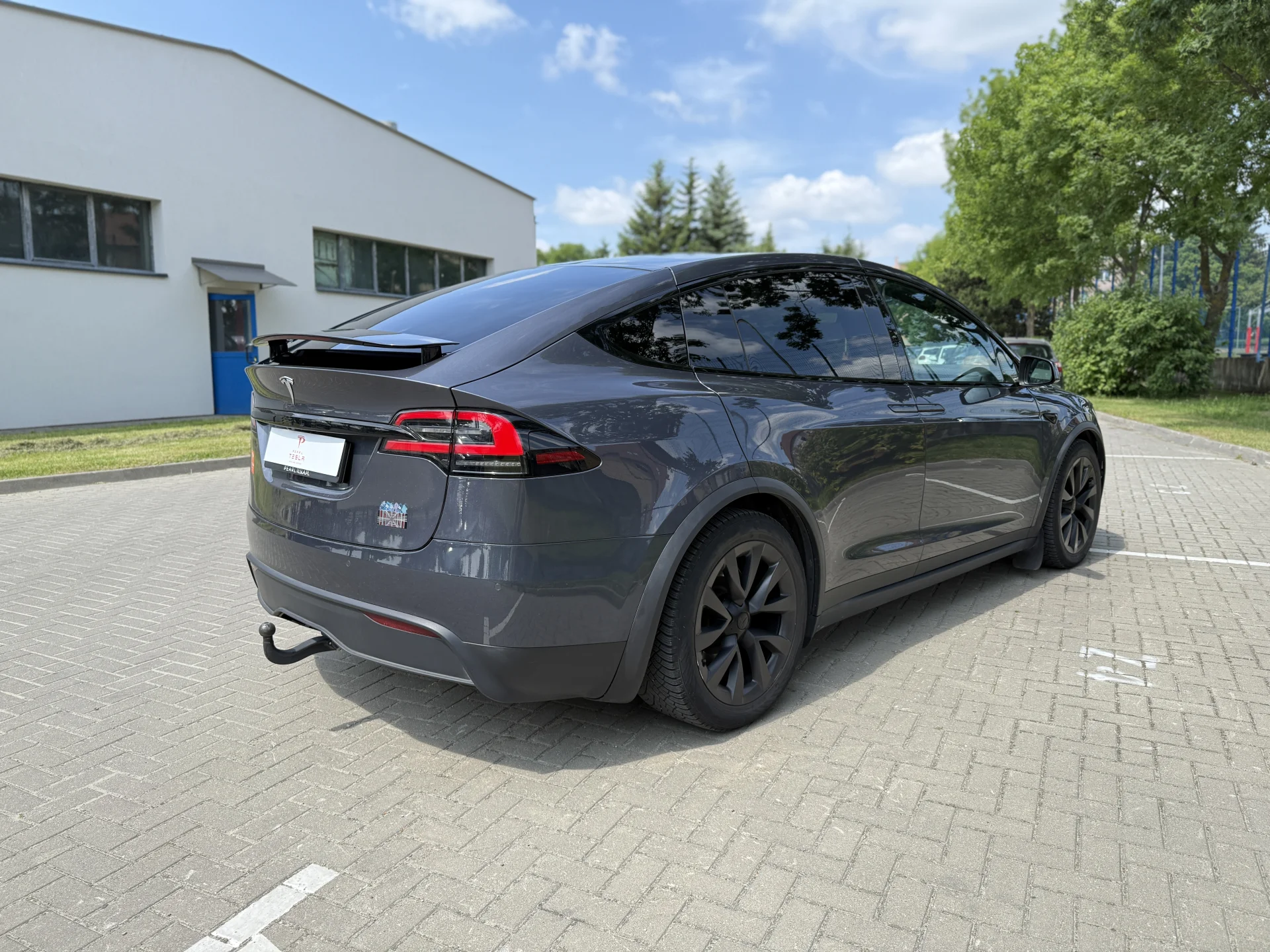 Tesla Model X Plaid - widok 6