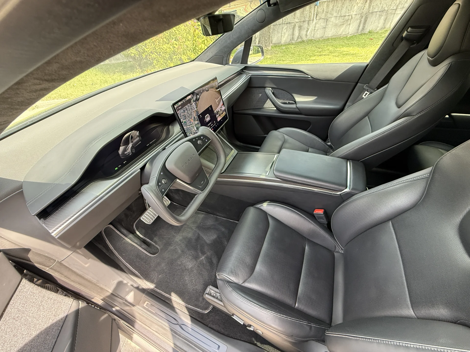 Tesla Model X Plaid - widok 8