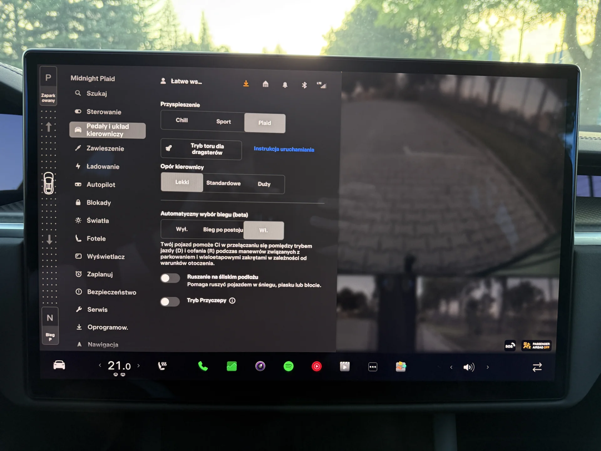 Tesla Model X Plaid - widok 23