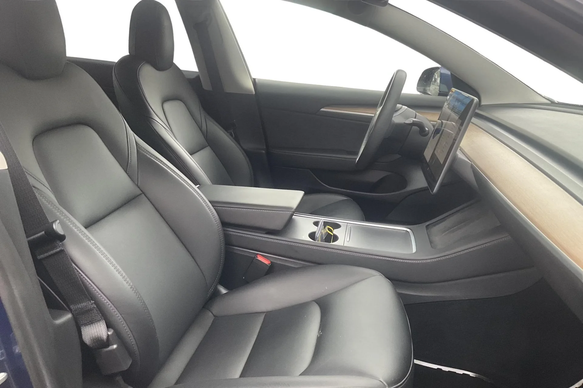 Tesla Model 3 Long Range - widok 7