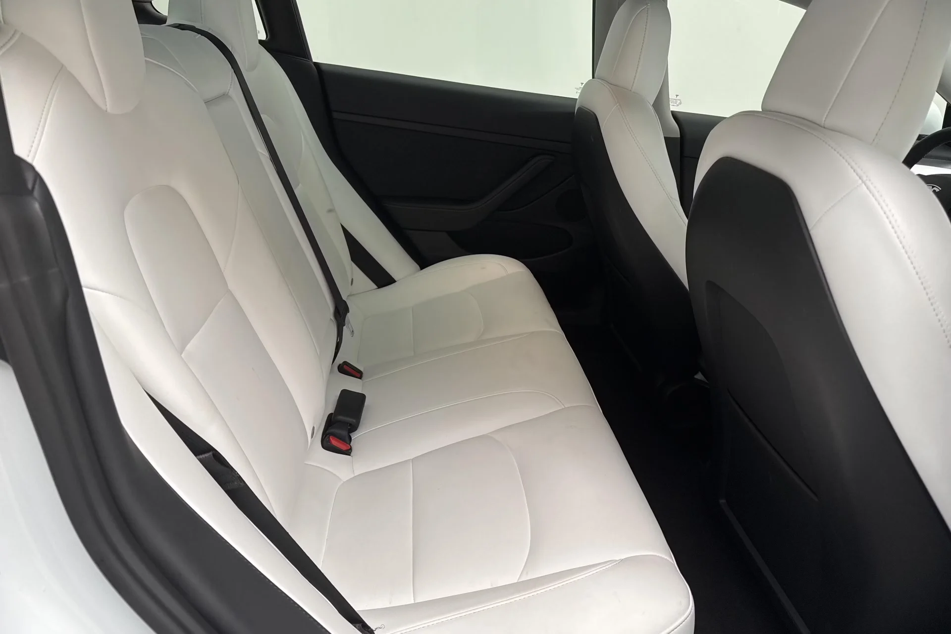 Tesla Model 3 Standard Range Plus - widok 7