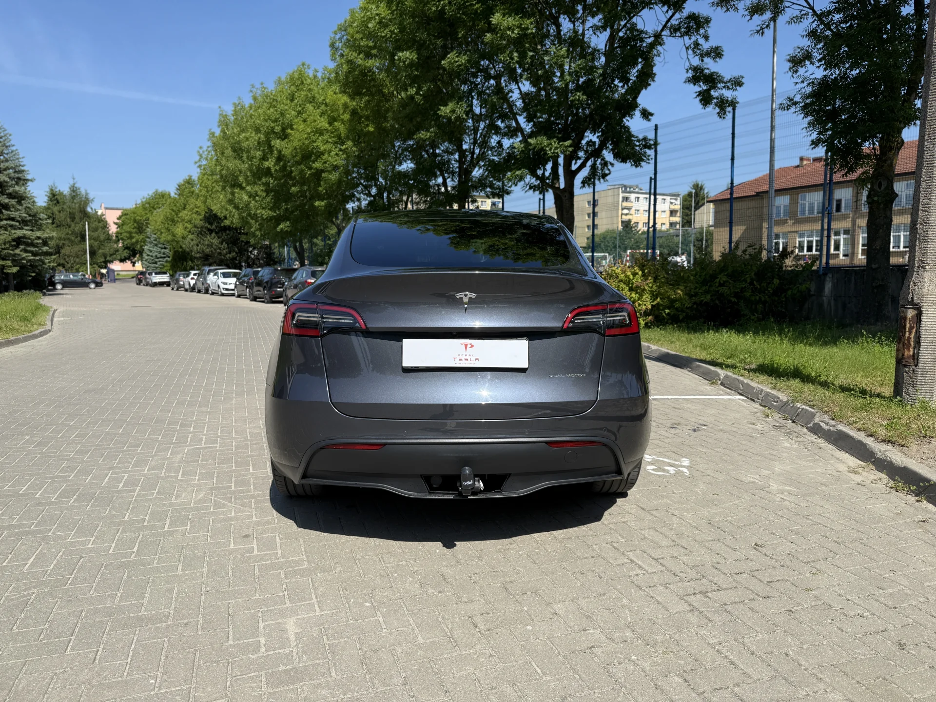 Tesla Model Y Long range - widok 5