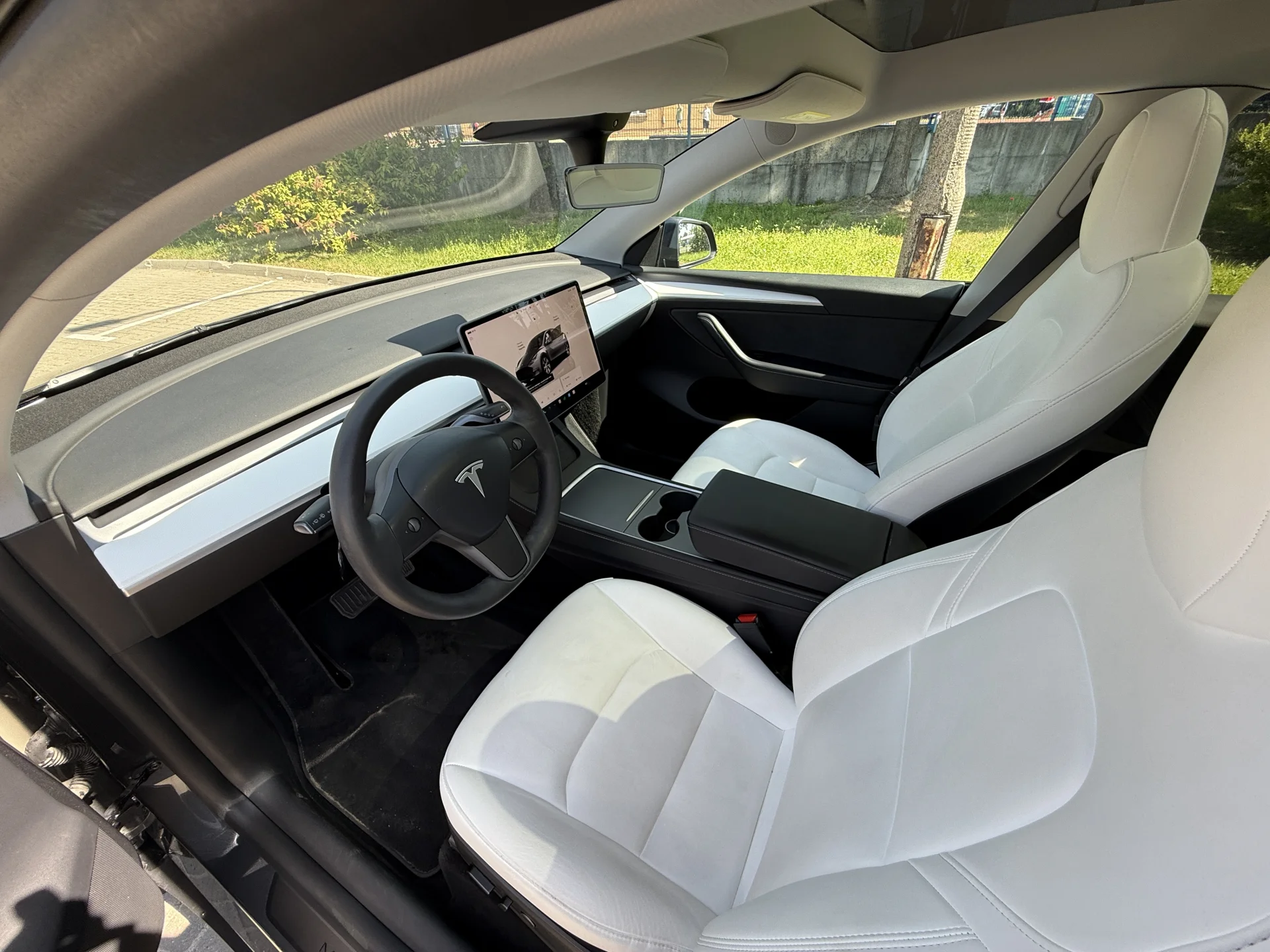 Tesla Model Y Long range - widok 9