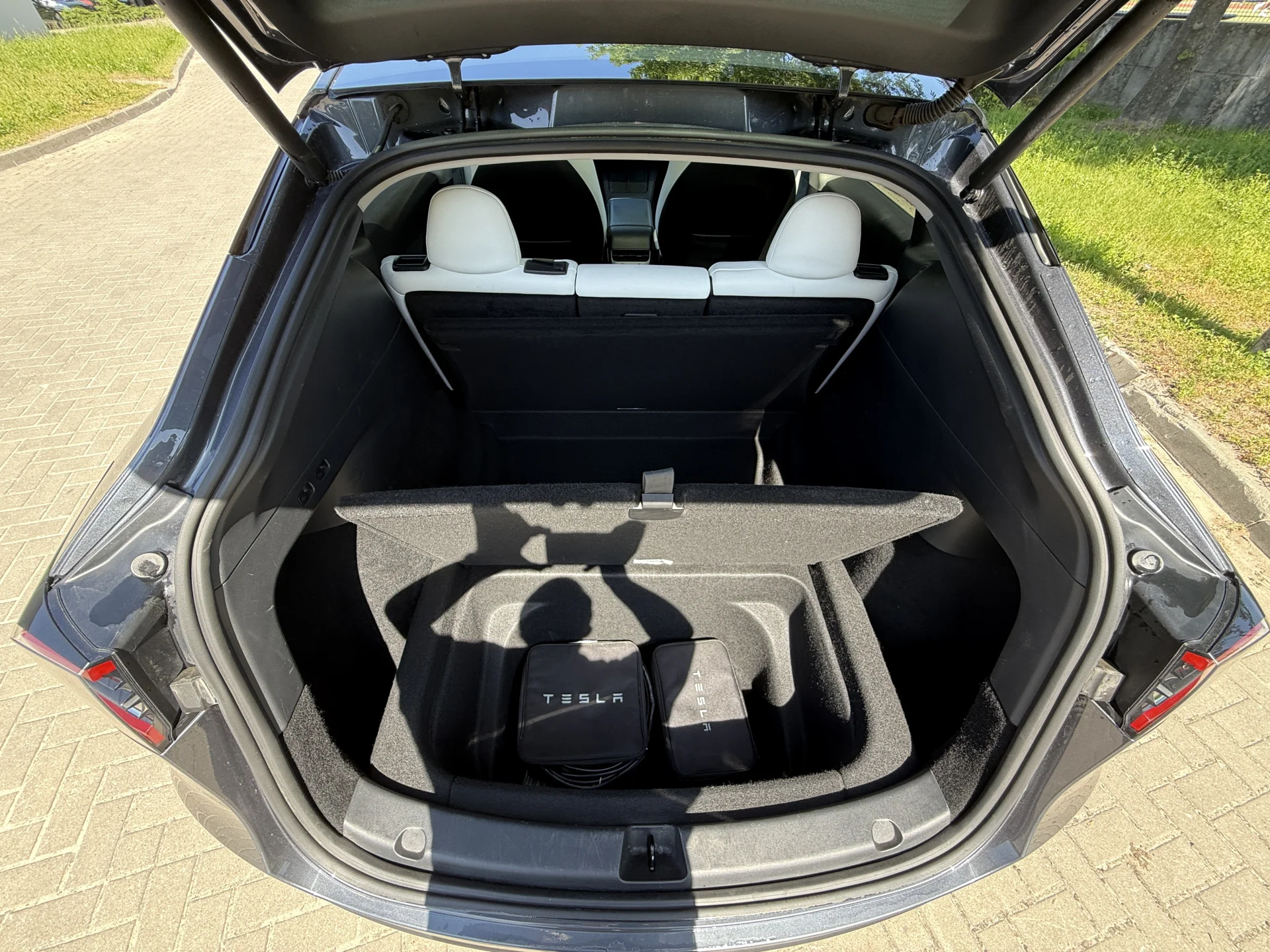 Tesla Model Y Long range - widok 14