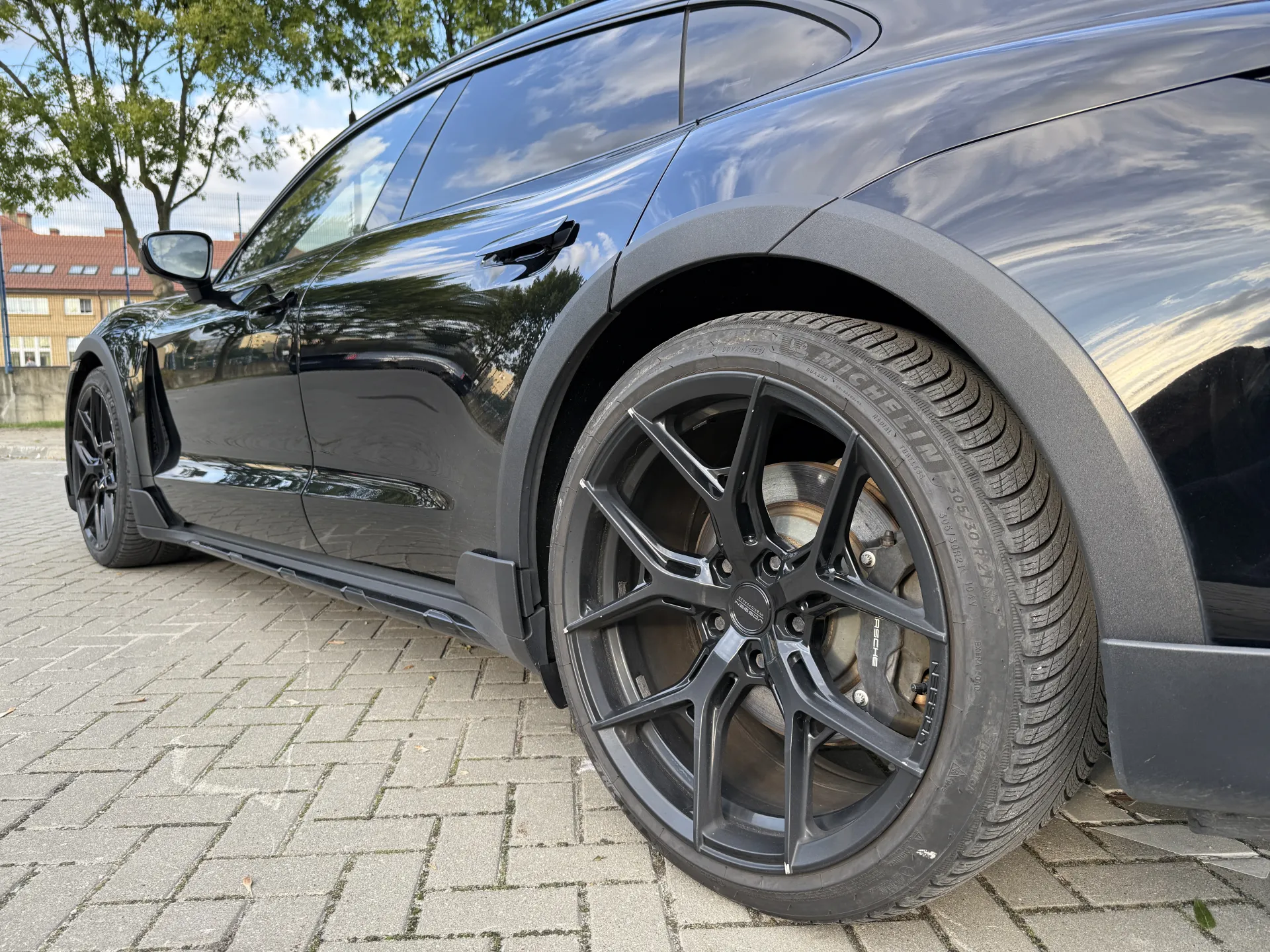Porsche Taycan 4 Cross Turismo - widok 7