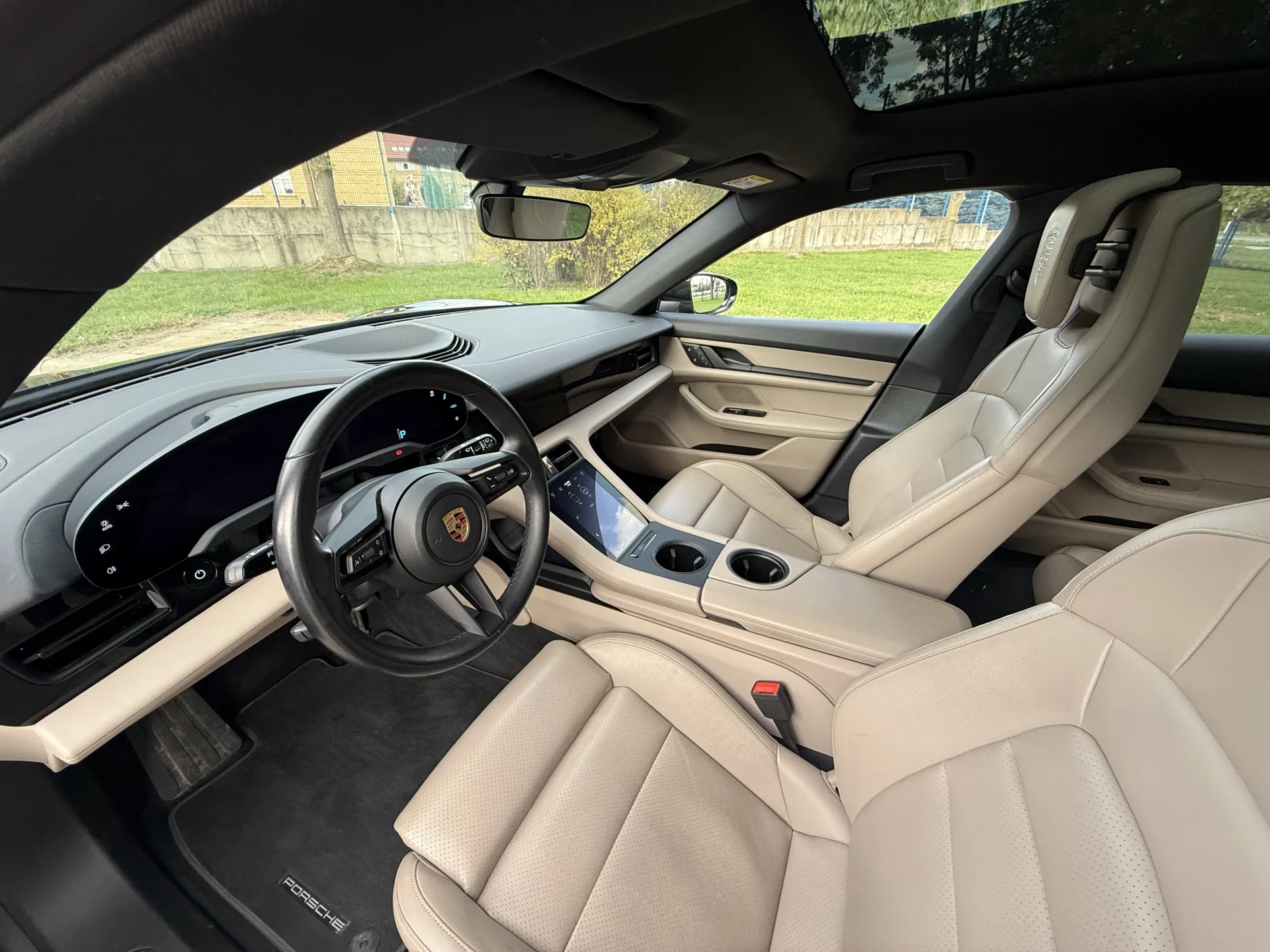 Porsche Taycan 4 Cross Turismo - widok 8