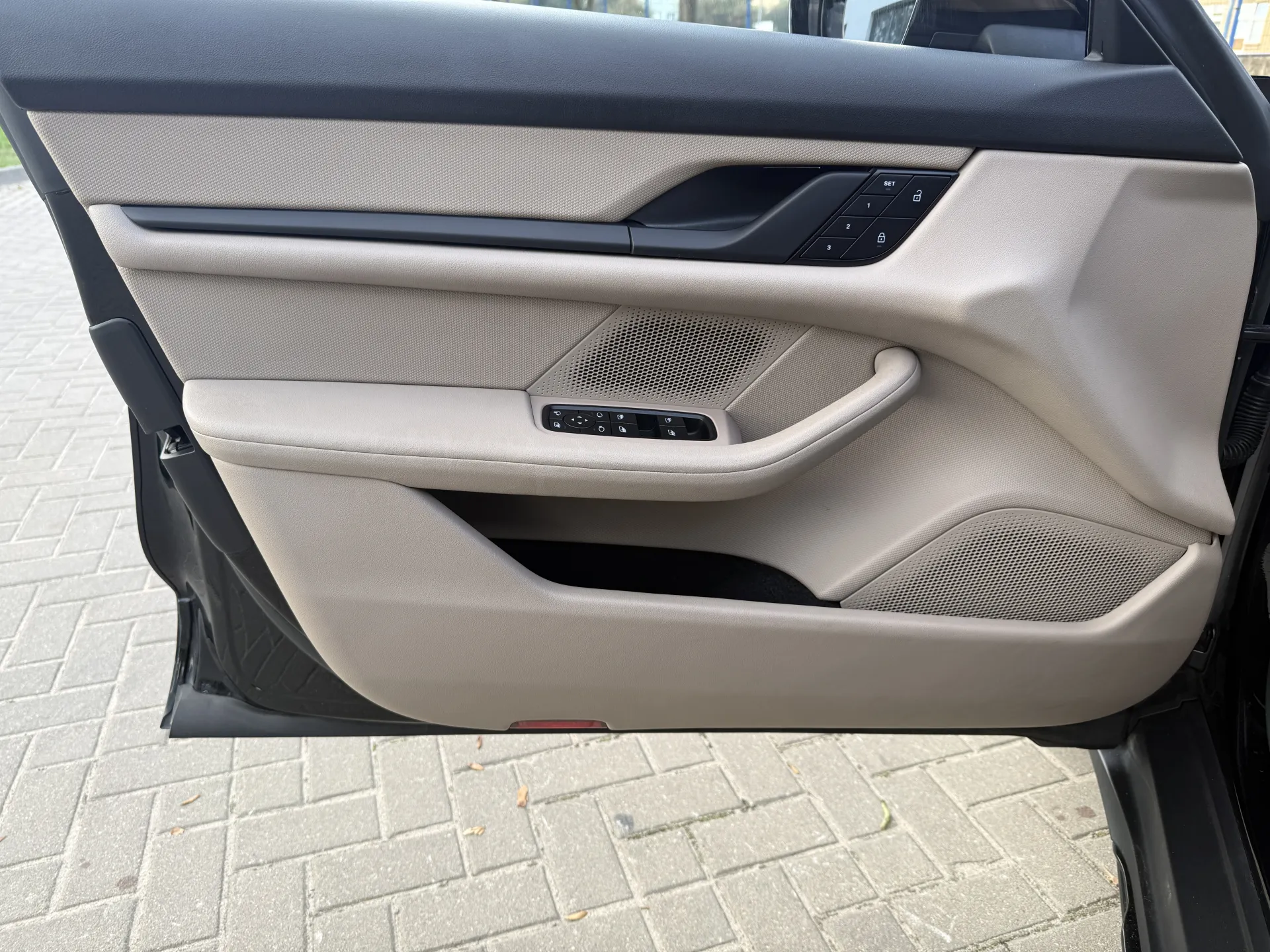 Porsche Taycan 4 Cross Turismo - widok 10