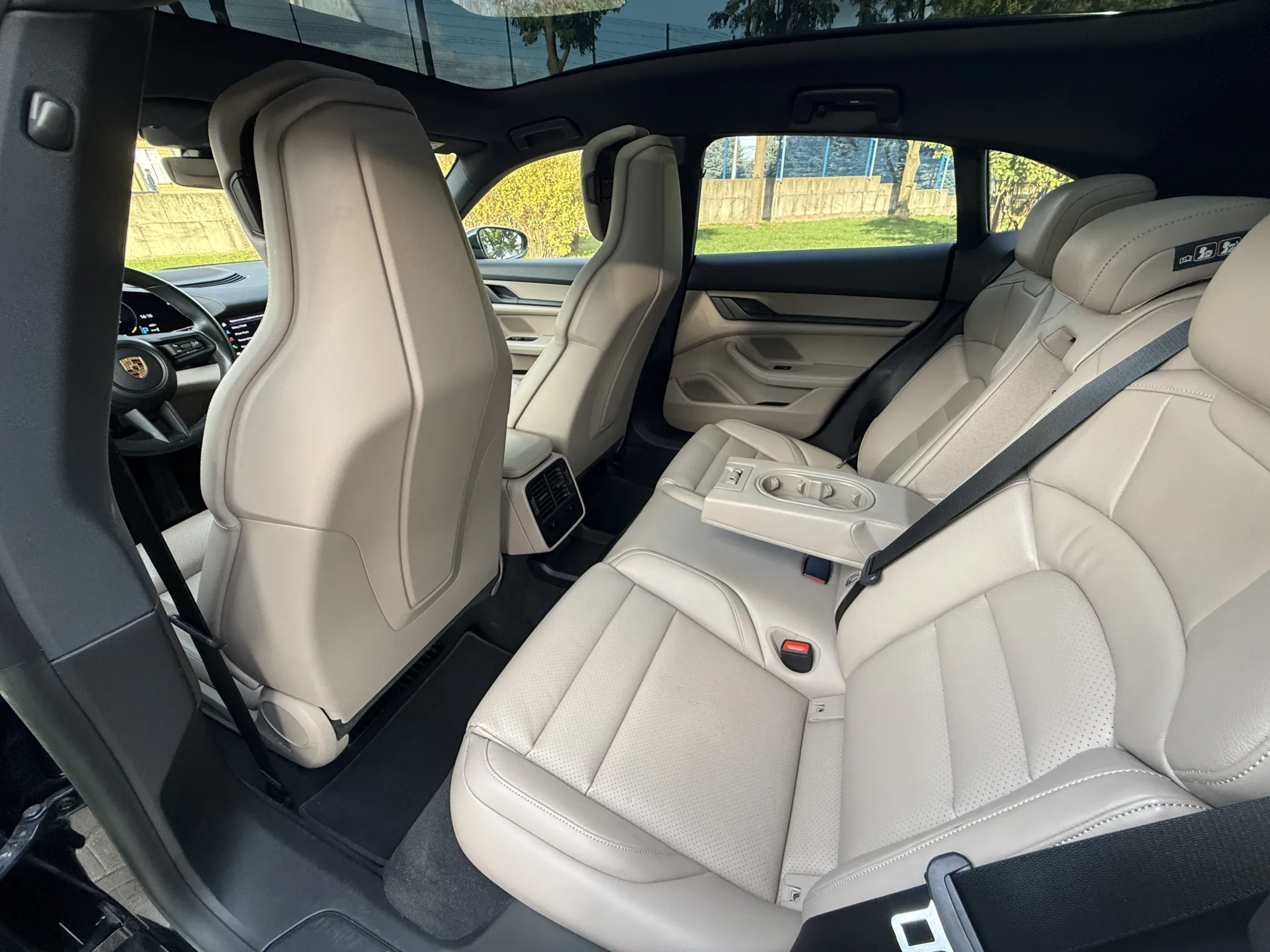 Porsche Taycan 4 Cross Turismo - widok 15